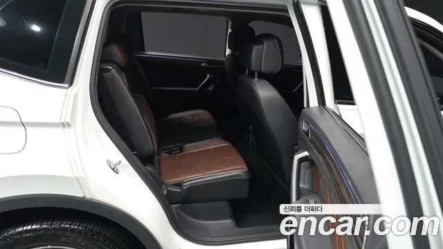 Volkswagen Tiguan — Фото автомобиля 12