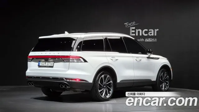 Lincoln Aviator 2nd Gen — Фото автомобиля 2