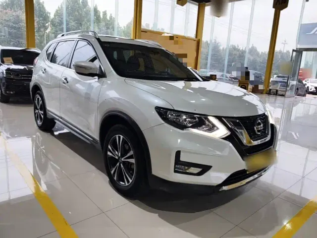 Nissan X-Trail — Фото автомобиля 3