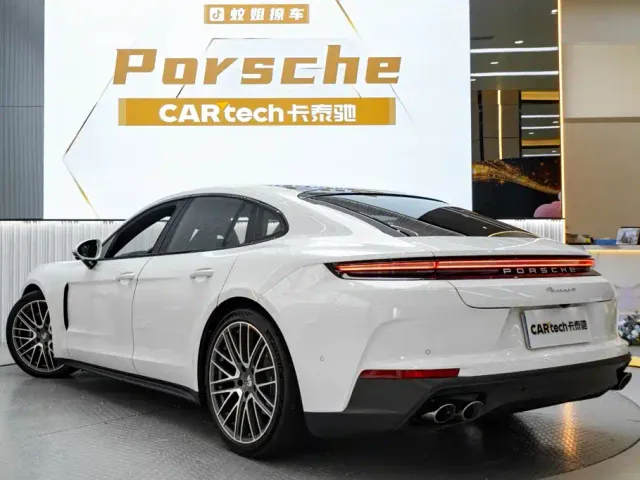 Porsche Panamera — Фото автомобиля 6