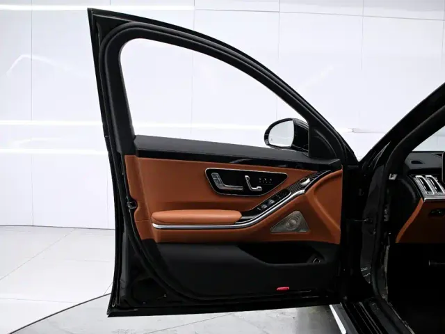 Mercedes-Benz S-Class — Фото автомобиля 12