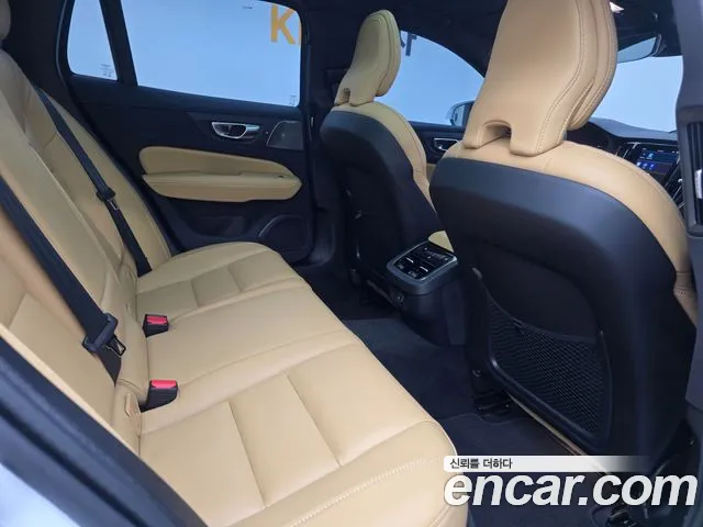 Вольво V60 — Фото автомобиля 11