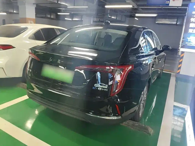 Hongqi E-QM5 — Фото автомобиля 6