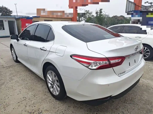 Toyota Camry — Фото автомобиля 4