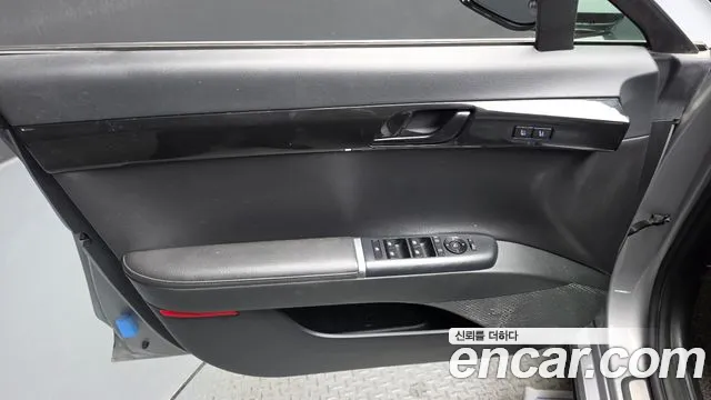 Hyundai Grandeur GN7 — Фото автомобиля 13