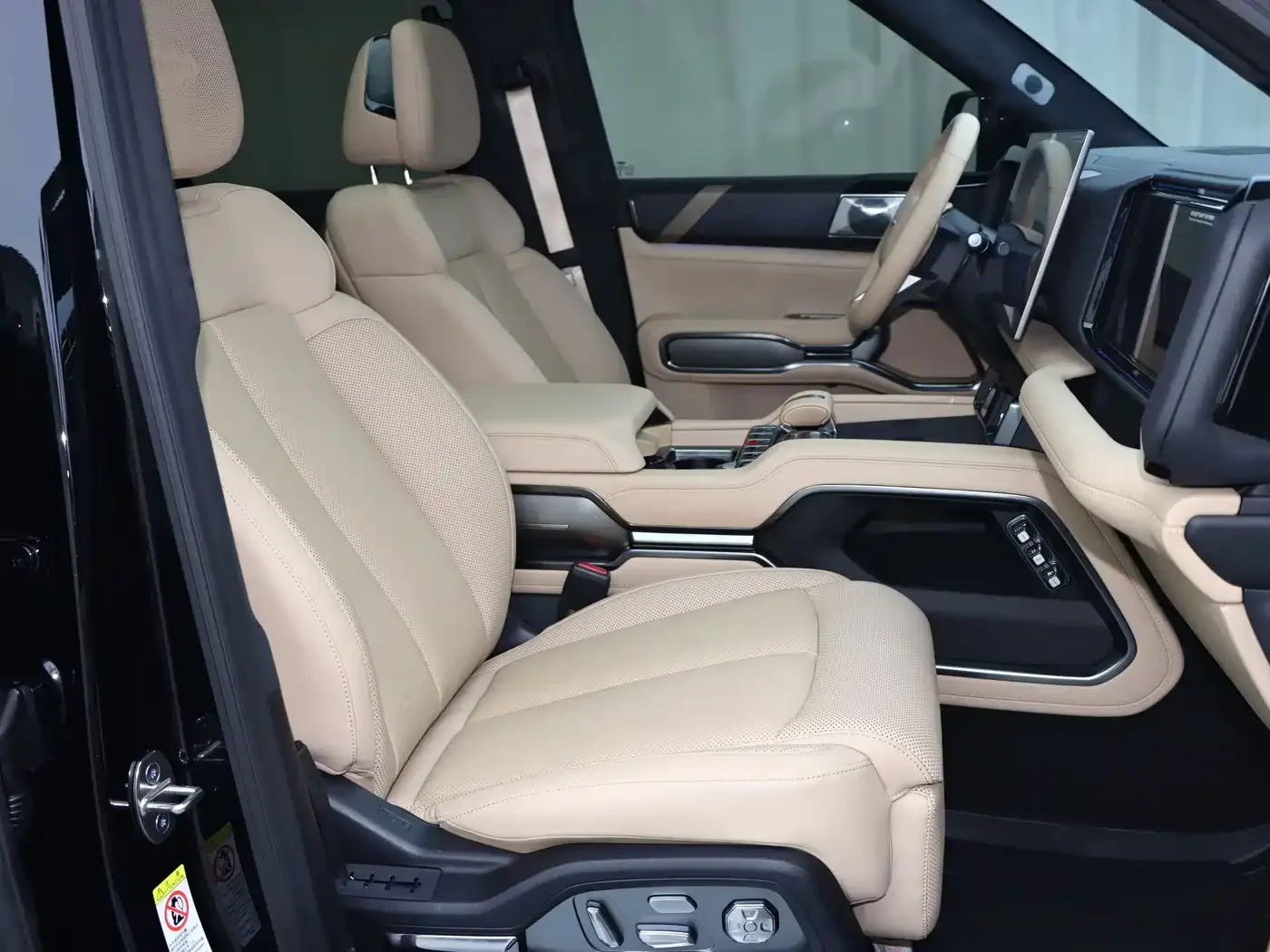 Fang Cheng Bao Leopard 8 2026 Zhihong Flagship Edition 5-seater — Фото автомобиля 14