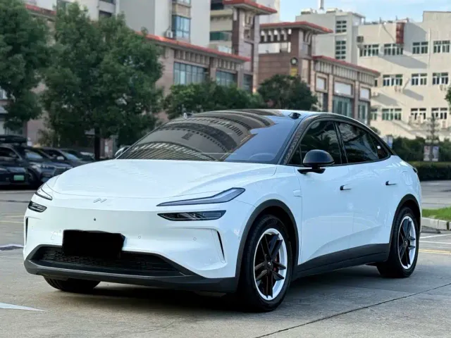 Фотография автомобиля — Onvo L60