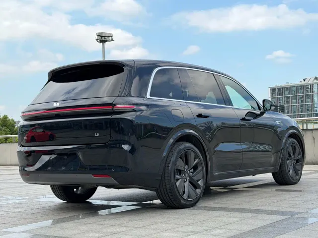 Li Auto L8 — Фото автомобиля 3