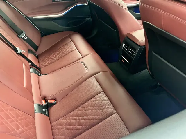 BMW 3 Series — Фото автомобиля 7