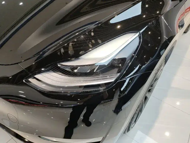 Tesla Model Y — Фото автомобиля 23