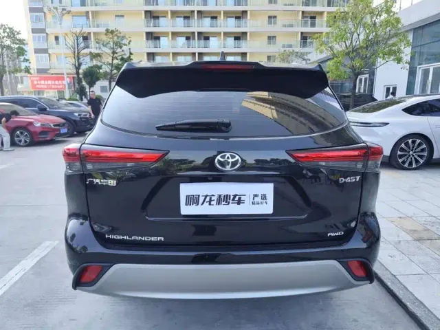 Toyota Highlander — Фото автомобиля 8