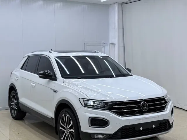 Volkswagen T-Roc — Фото автомобиля 3