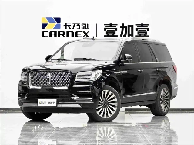 Фотография автомобиля — Lincoln Navigator