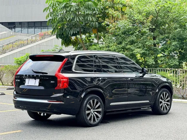Volvo XC90 — Фото автомобиля 7