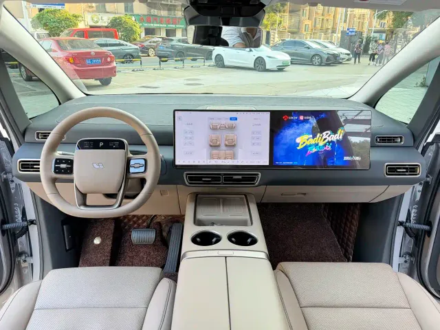 Li Auto MEGA — Фото автомобиля 24