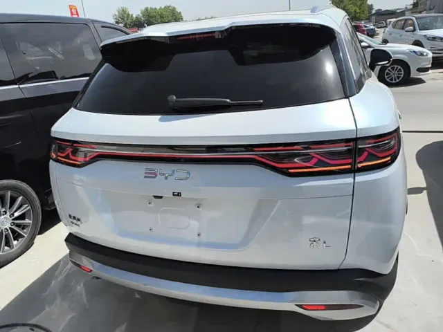 BYD Song L DM-i — Фото автомобиля 3