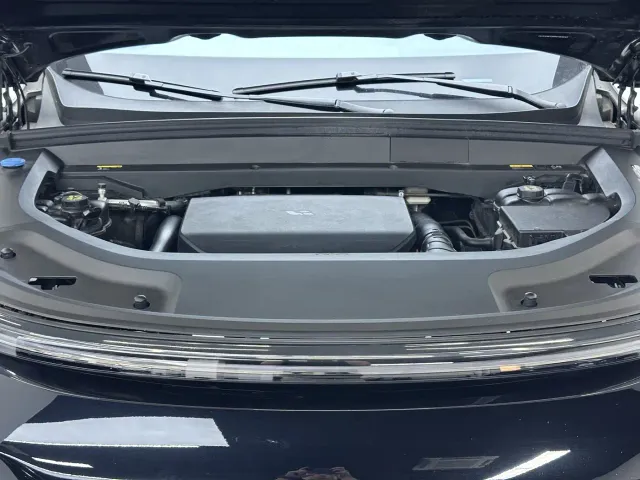 Li Auto L9 — Фото автомобиля 10