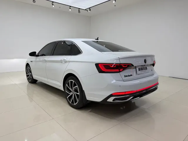 Volkswagen Sagitar — Фото автомобиля 6
