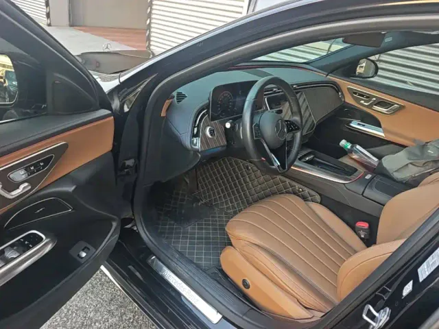 Mercedes-Benz E-Class — Фото автомобиля 20