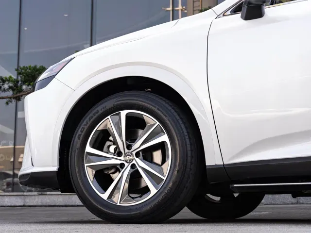 Lexus RX — Фото автомобиля 8