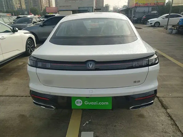 Changan Eado — Фото автомобиля 5
