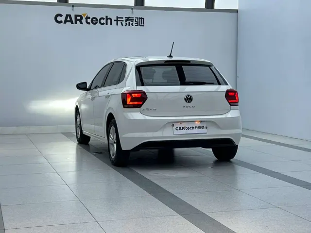 Volkswagen Polo — Фото автомобиля 2
