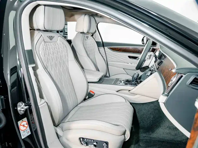 Bentley Flying Spur — Фото автомобиля 22