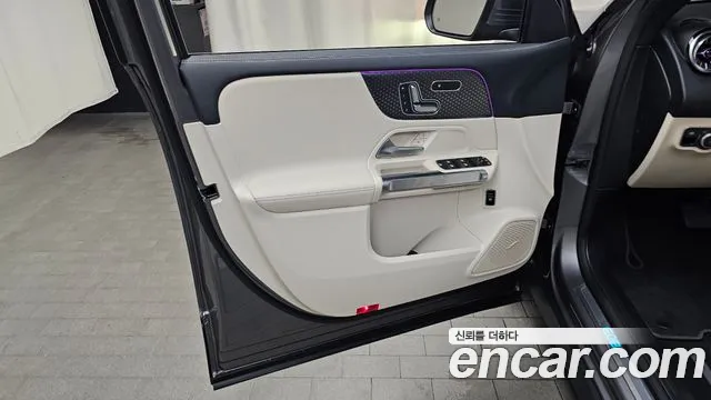 Mercedes-Benz EQB — Фото автомобиля 24