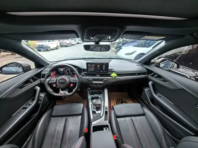 Audi A4L — Фото автомобиля 12