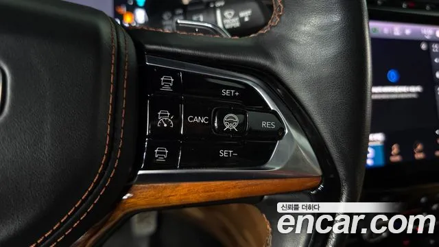 Jeep Cherokee — Фото автомобиля 14