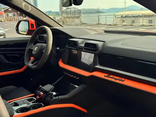 Lamborghini Urus — Фото автомобиля 7