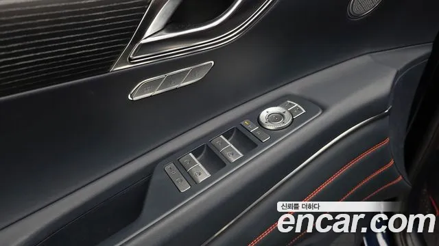 Genesis GV80 — Фото автомобиля 25