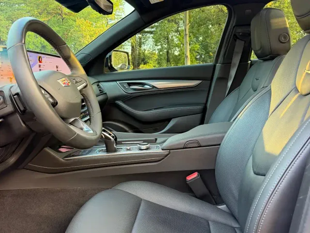 Cadillac CT5 — Фото автомобиля 8