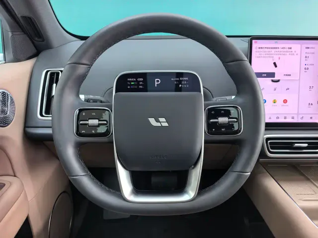 Li Auto L6 — Фото автомобиля 8