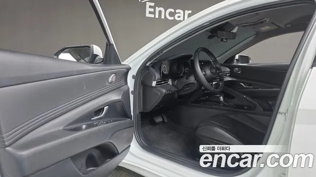 Hyundai Avante CN7 — Фото автомобиля 10
