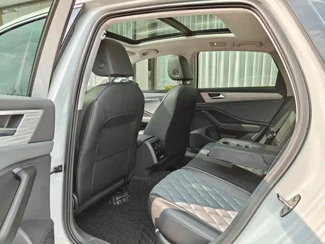 Volkswagen Sagitar — Фото автомобиля 7