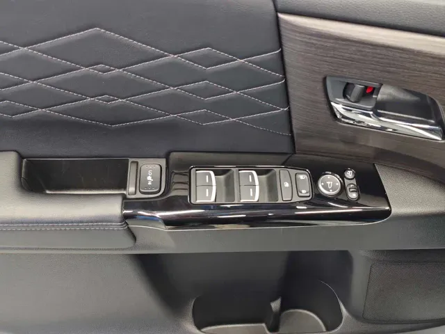 Honda Elysion — Фото автомобиля 8
