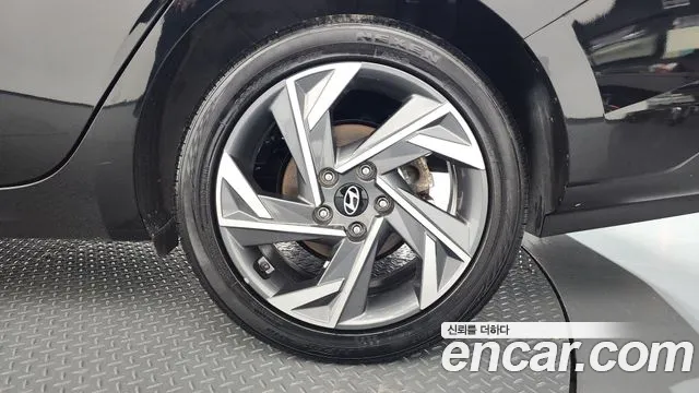 Hyundai AVANTE Новый Avante (CN7) — Фото автомобиля 21