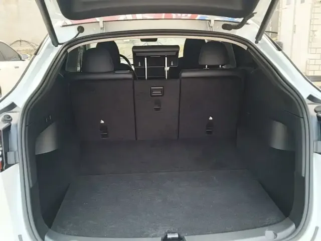 Tesla Model Y — Фото автомобиля 18