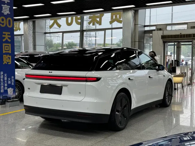 Li Auto i6 — Фото автомобиля 16
