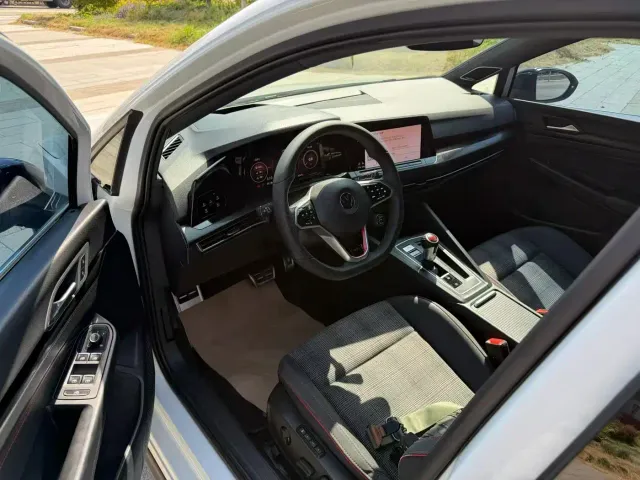 Volkswagen Golf GTI — Фото автомобиля 4