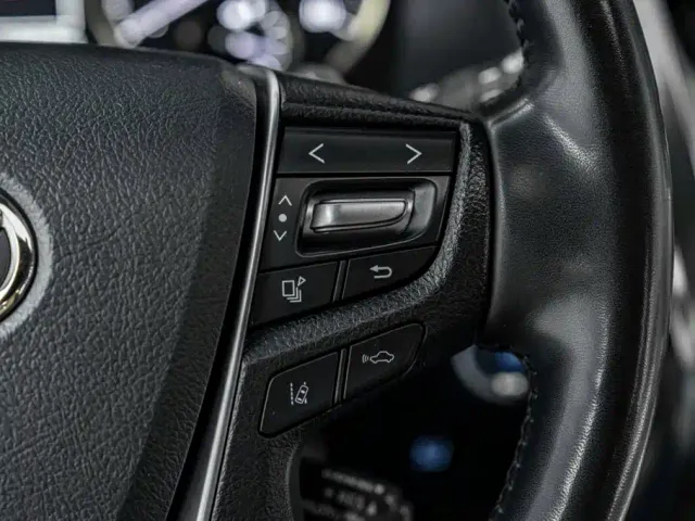 Toyota Vellfire — Фото автомобиля 10