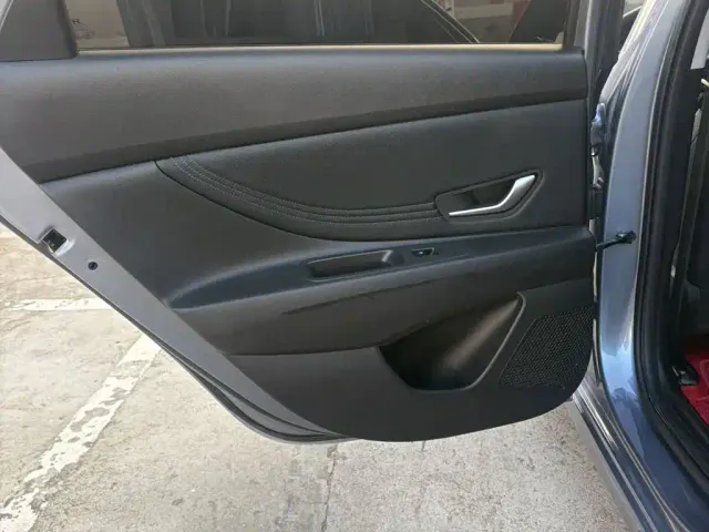 Hyundai Elantra — Фото автомобиля 10