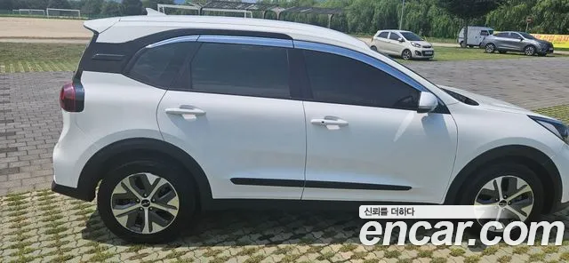 Kia Niro — Фото автомобиля 7