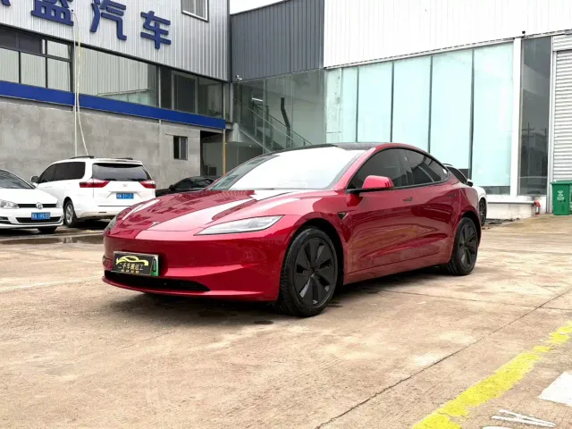 Фотография автомобиля — Tesla Model 3