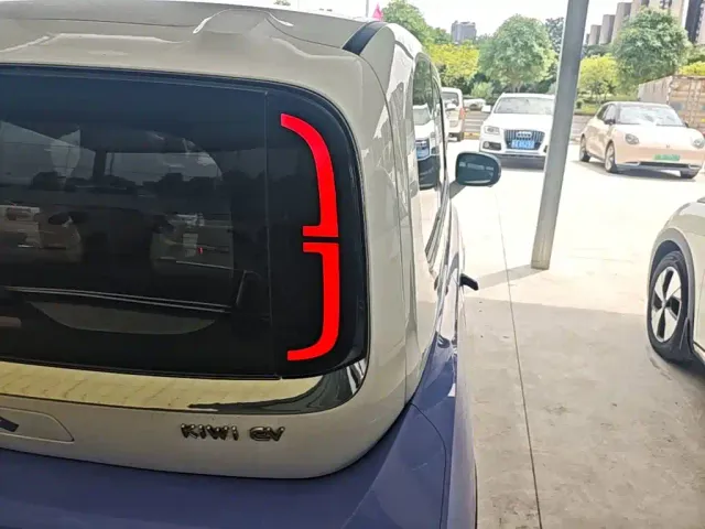 Baojun KiWi EV — Фото автомобиля 7