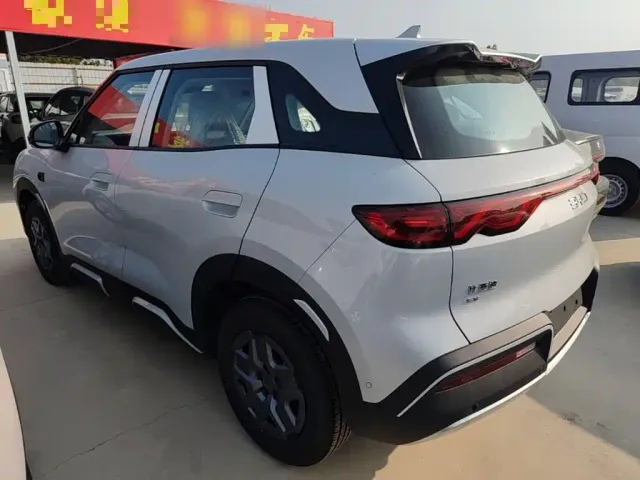 BYD Yuan UP — Фото автомобиля 4