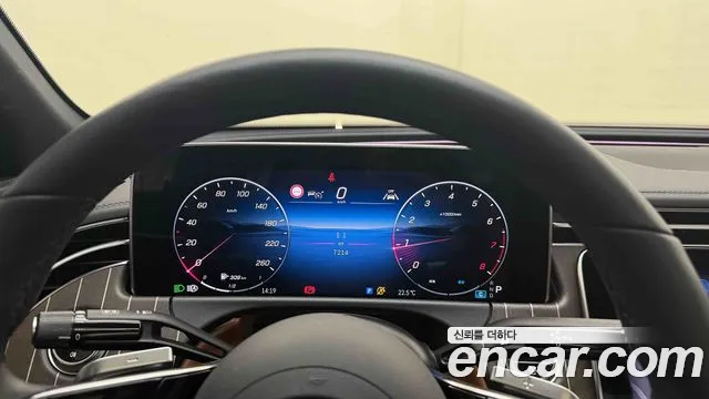 Mercedes-Benz E-Class — Фото автомобиля 15