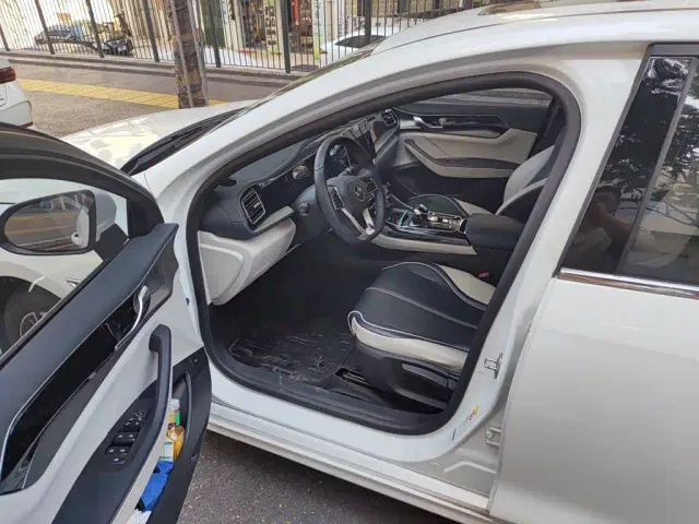 BYD Qin PLUS — Фото автомобиля 17