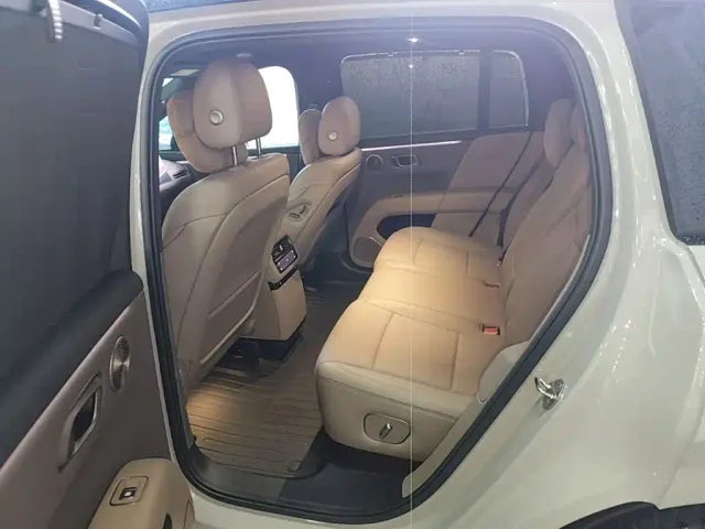 Li Auto Li Auto i6 2025 2WD Base Model — Фото автомобиля 16